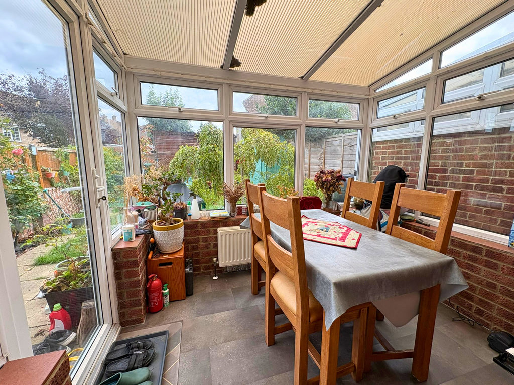 Aintree Close